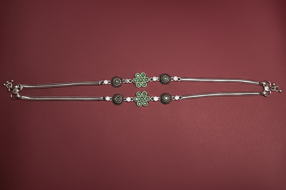 Emerald Bloom Silver Payal (10 Inch) | 925 Sterling Silver Anklet